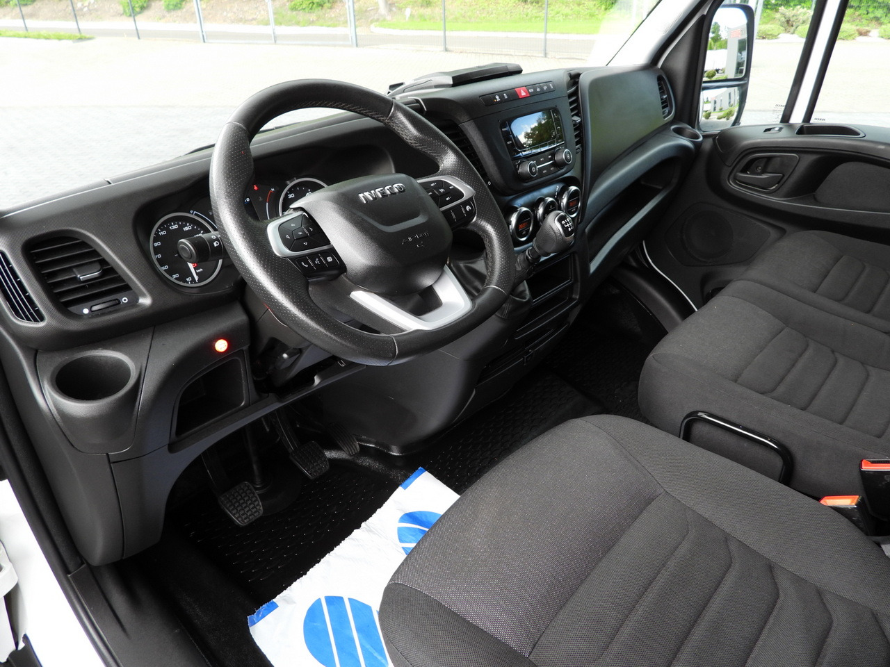 IVECO DAILY 35S18 TARPAULIN LIFT 8 PALLETS WEBASTO CRUISE CONTROL AIR CONDITIONING 180HP - Furgone centinato: foto 2 IVECO DAILY 35S18 TARPAULIN LIFT 8 PALLETS WEBASTO CRUISE CONTROL AIR CONDITIONING 180HP - Furgone centinato: foto 2