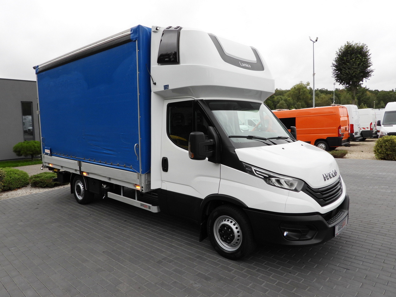 IVECO DAILY 35S18 TARPAULIN LIFT 8 PALLETS WEBASTO CRUISE CONTROL LED LIGHTS AIR CONDITIONING 180HP - Furgone centinato: foto 4 IVECO DAILY 35S18 TARPAULIN LIFT 8 PALLETS WEBASTO CRUISE CONTROL LED LIGHTS AIR CONDITIONING 180HP - Furgone centinato: foto 4