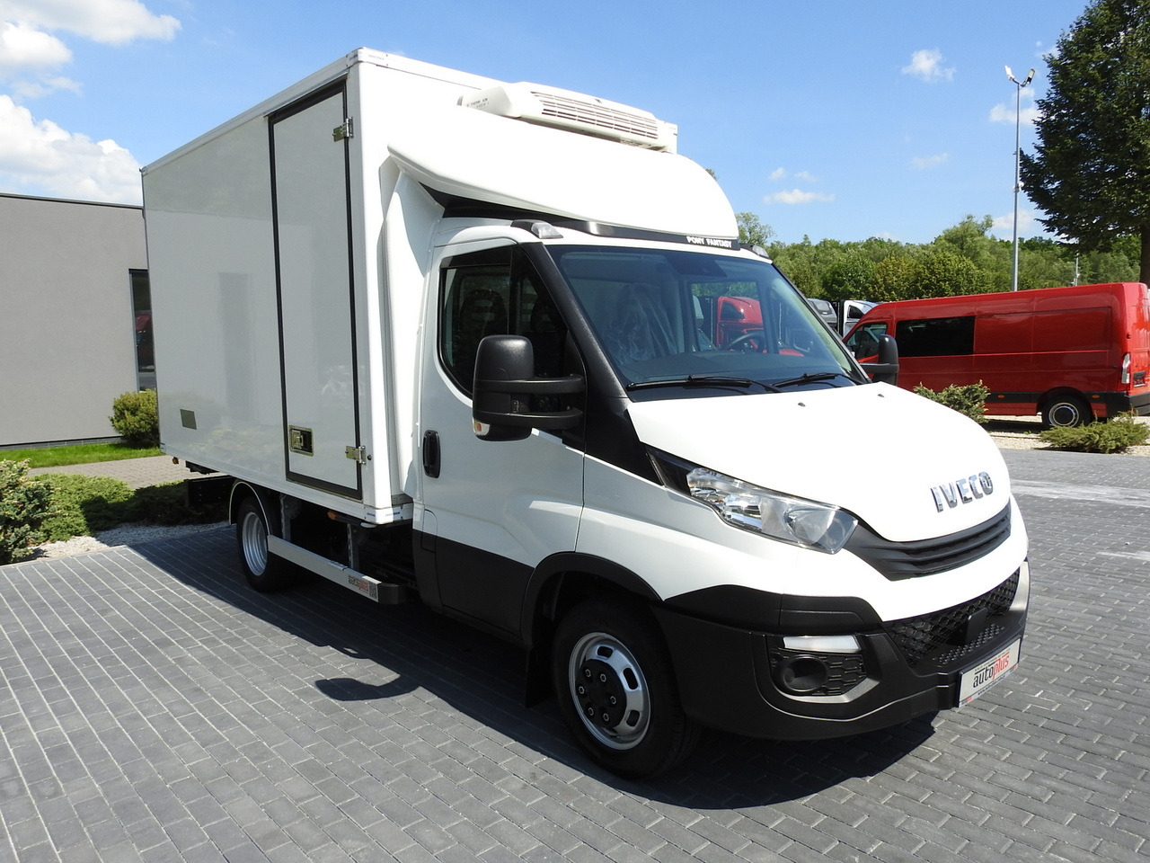 IVECO DAILY 50C15 REGRIGERATOR BOX -5*C POWER SUPPLY 230V AIR CONDITIONING TWIN WHEELS 150HP - Furgone frigo: foto 4 IVECO DAILY 50C15 REGRIGERATOR BOX -5*C POWER SUPPLY 230V AIR CONDITIONING TWIN WHEELS 150HP - Furgone frigo: foto 4