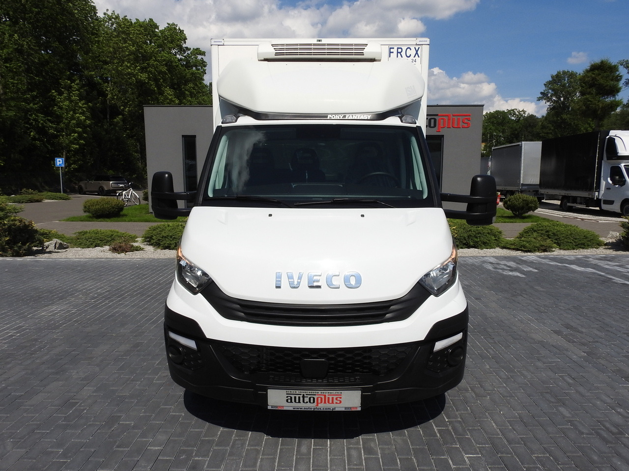 IVECO DAILY 50C15 REGRIGERATOR BOX -5*C POWER SUPPLY 230V AIR CONDITIONING TWIN WHEELS 150HP - Furgone frigo: foto 5 IVECO DAILY 50C15 REGRIGERATOR BOX -5*C POWER SUPPLY 230V AIR CONDITIONING TWIN WHEELS 150HP - Furgone frigo: foto 5