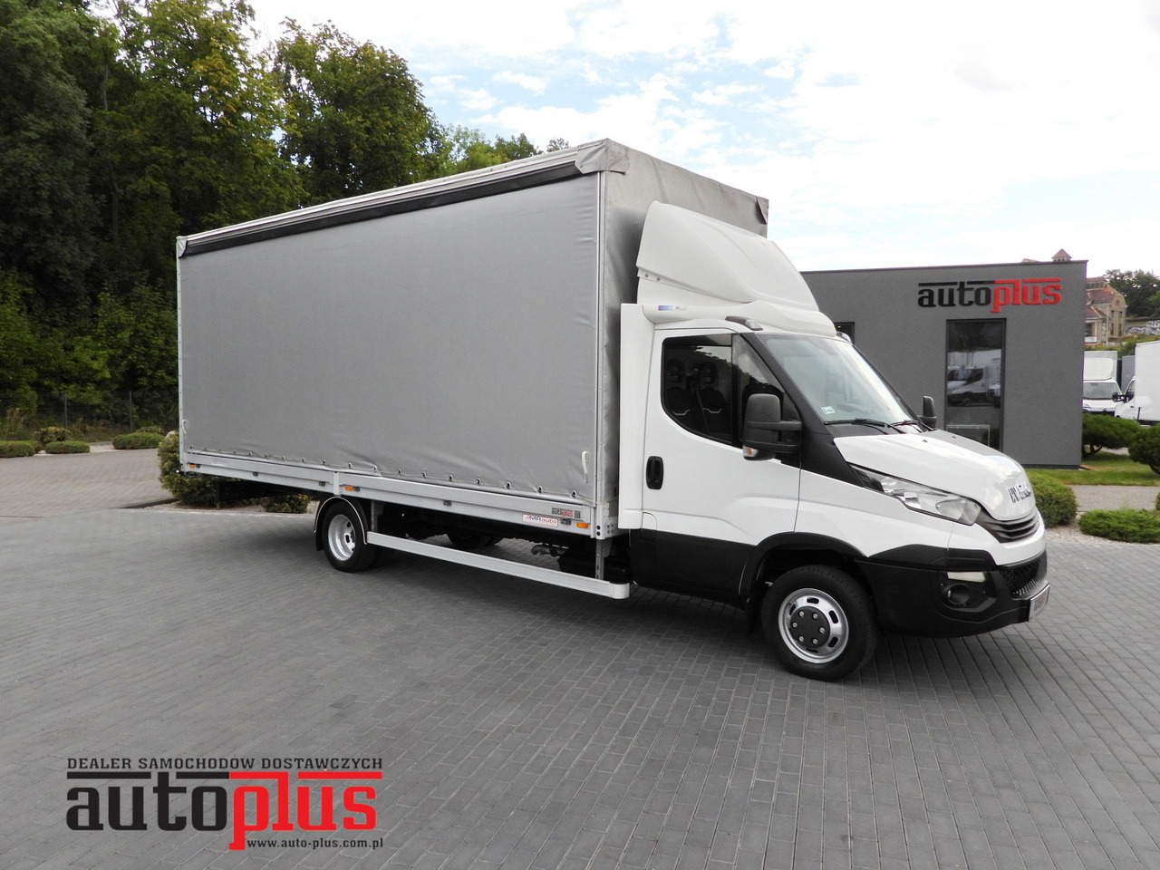 IVECO DAILY 50C15 TARPAULIN 12 PALLETS CRUISE CONTROL TWIN WHEELS AIR CONDITIONING  150HP - Furgone centinato: foto 1 IVECO DAILY 50C15 TARPAULIN 12 PALLETS CRUISE CONTROL TWIN WHEELS AIR CONDITIONING  150HP - Furgone centinato: foto 1