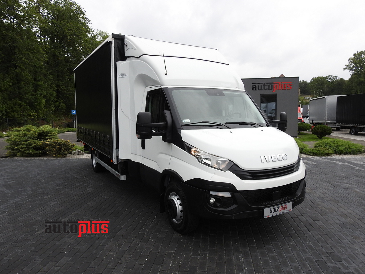 IVECO DAILY 70C18 TARPAULIN LIFT 12 PALLETS WEBASTO CRUISE CONTROL TWIN WHEELS AIR CONDITIONING 180HP - Furgone centinato: foto 1 IVECO DAILY 70C18 TARPAULIN LIFT 12 PALLETS WEBASTO CRUISE CONTROL TWIN WHEELS AIR CONDITIONING 180HP - Furgone centinato: foto 1