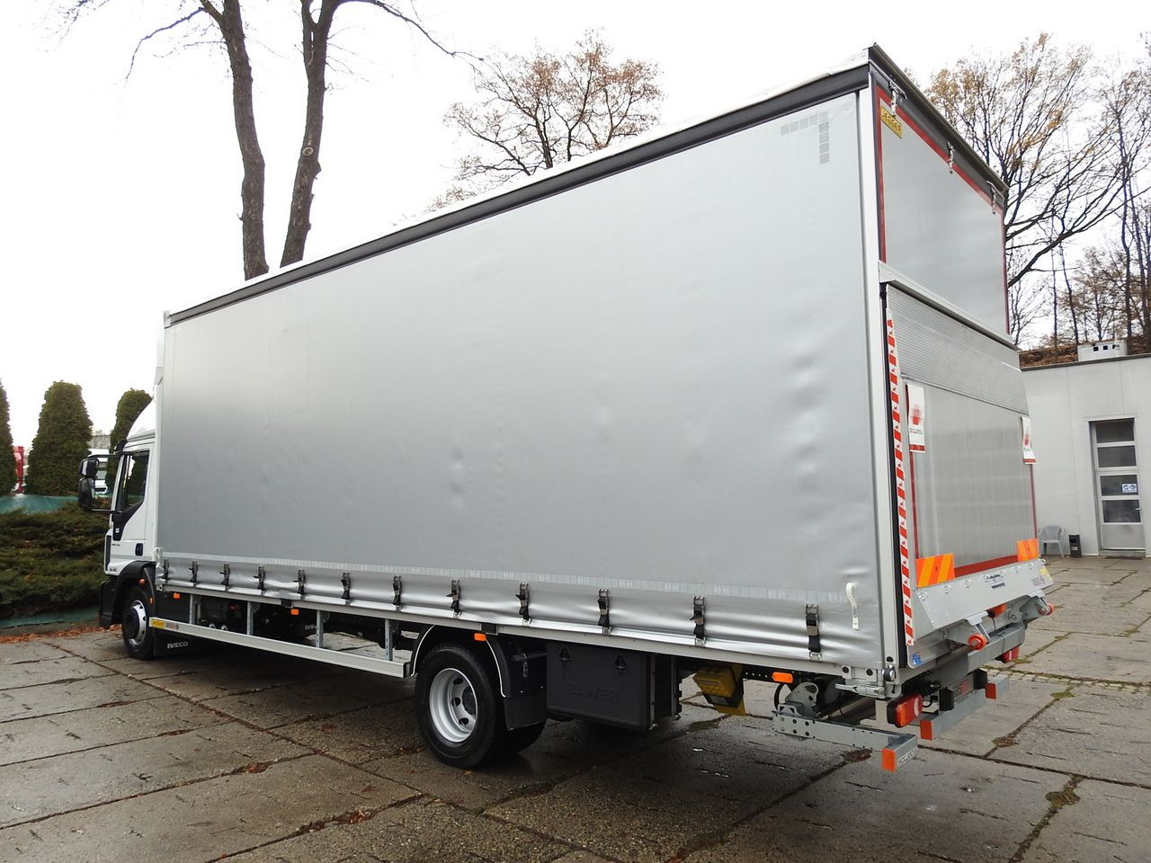 Furgone centinato nuovo IVECO EUROCARGO 120-250 NEW TARPAULIN LIFT 18 PALLETS WEBASTO CRUISE CONTROL AIR CONDITIONING LED LIGHTS PNEUMATICS AUTOMATIC TRANSMISSION HI-MATIC 250HP: foto 11 Furgone centinato nuovo IVECO EUROCARGO 120-250 NEW TARPAULIN LIFT 18 PALLETS WEBASTO CRUISE CONTROL AIR CONDITIONING LED LIGHTS PNEUMATICS AUTOMATIC TRANSMISSION HI-MATIC 250HP: foto 11
