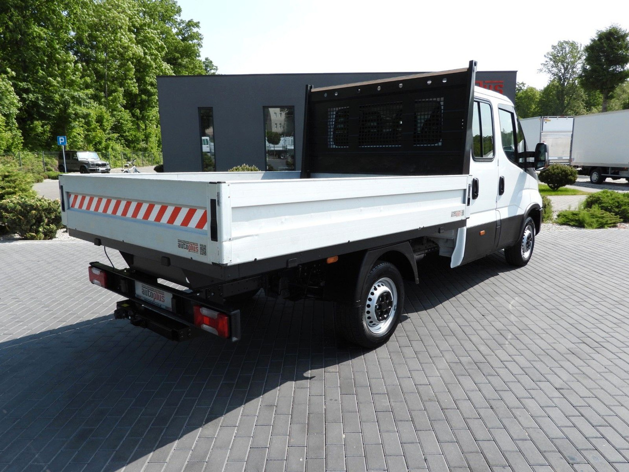 Iveco DAILY 35S12 PRITSCHE DOPPELKABINE DOKA 7 SITZE - Furgone con cassone fisso, Furgone doppia cabina: foto 3 Iveco DAILY 35S12 PRITSCHE DOPPELKABINE DOKA 7 SITZE - Furgone con cassone fisso, Furgone doppia cabina: foto 3