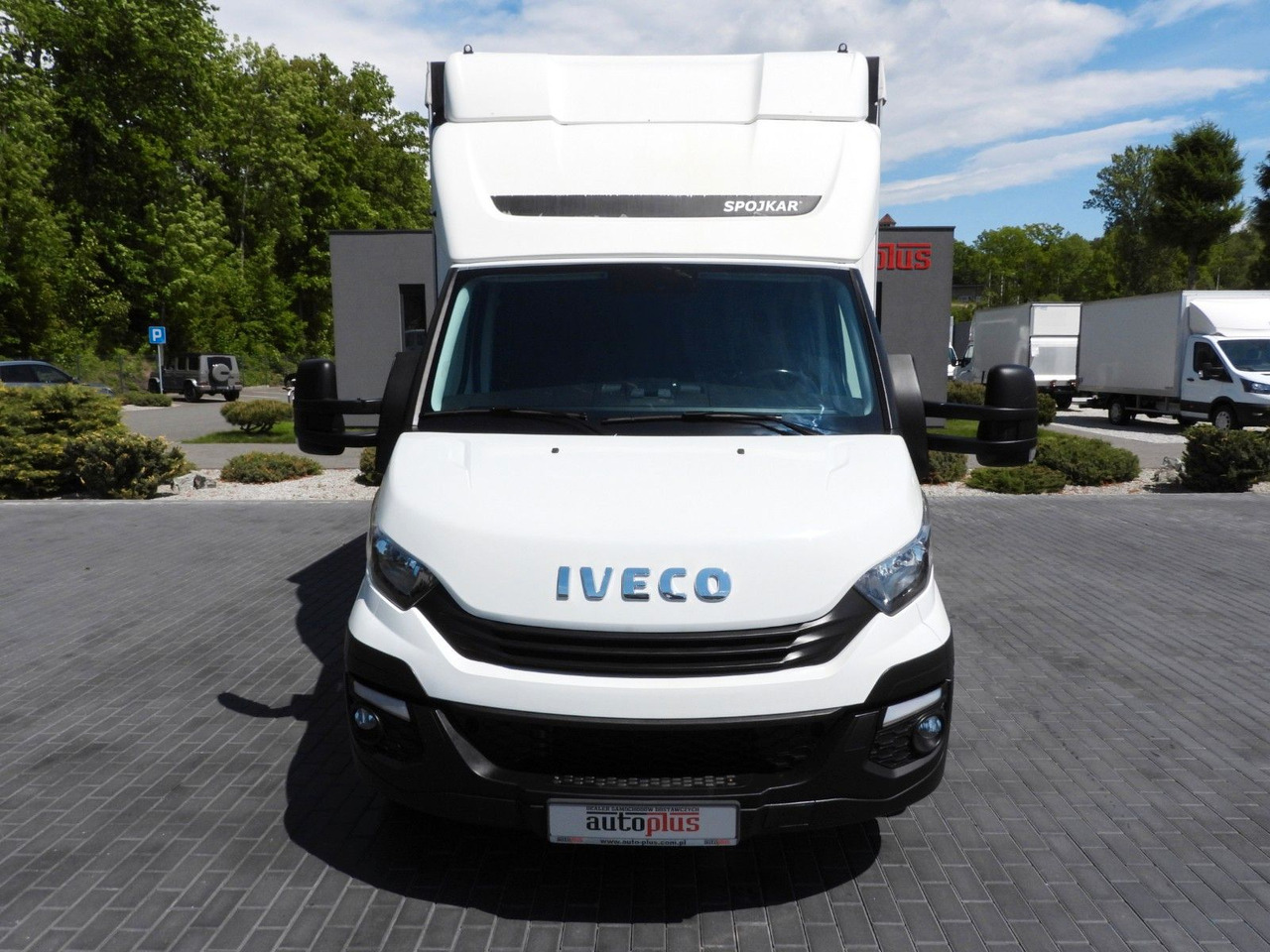 Iveco DAILY 35S18 PRITSCHE PLANE 10 PALETTEN WEBASTO - Furgone centinato, Furgone doppia cabina: foto 5 Iveco DAILY 35S18 PRITSCHE PLANE 10 PALETTEN WEBASTO - Furgone centinato, Furgone doppia cabina: foto 5