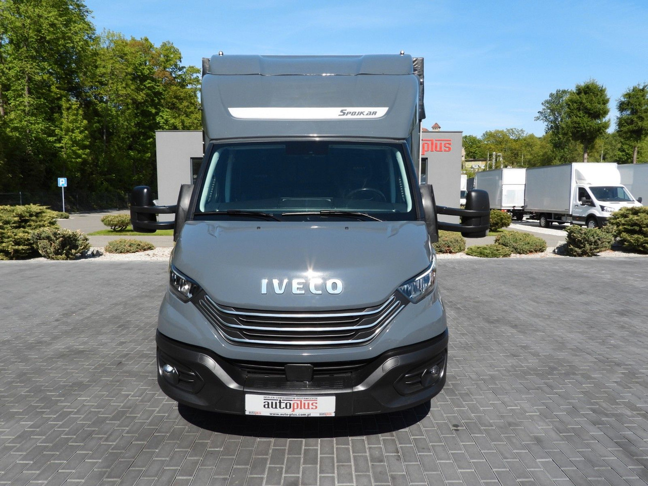 Iveco DAILY 35S18 PRITSCHE PLANE 10 PALETTEN WEBASTO - Furgone centinato, Furgone doppia cabina: foto 5 Iveco DAILY 35S18 PRITSCHE PLANE 10 PALETTEN WEBASTO - Furgone centinato, Furgone doppia cabina: foto 5