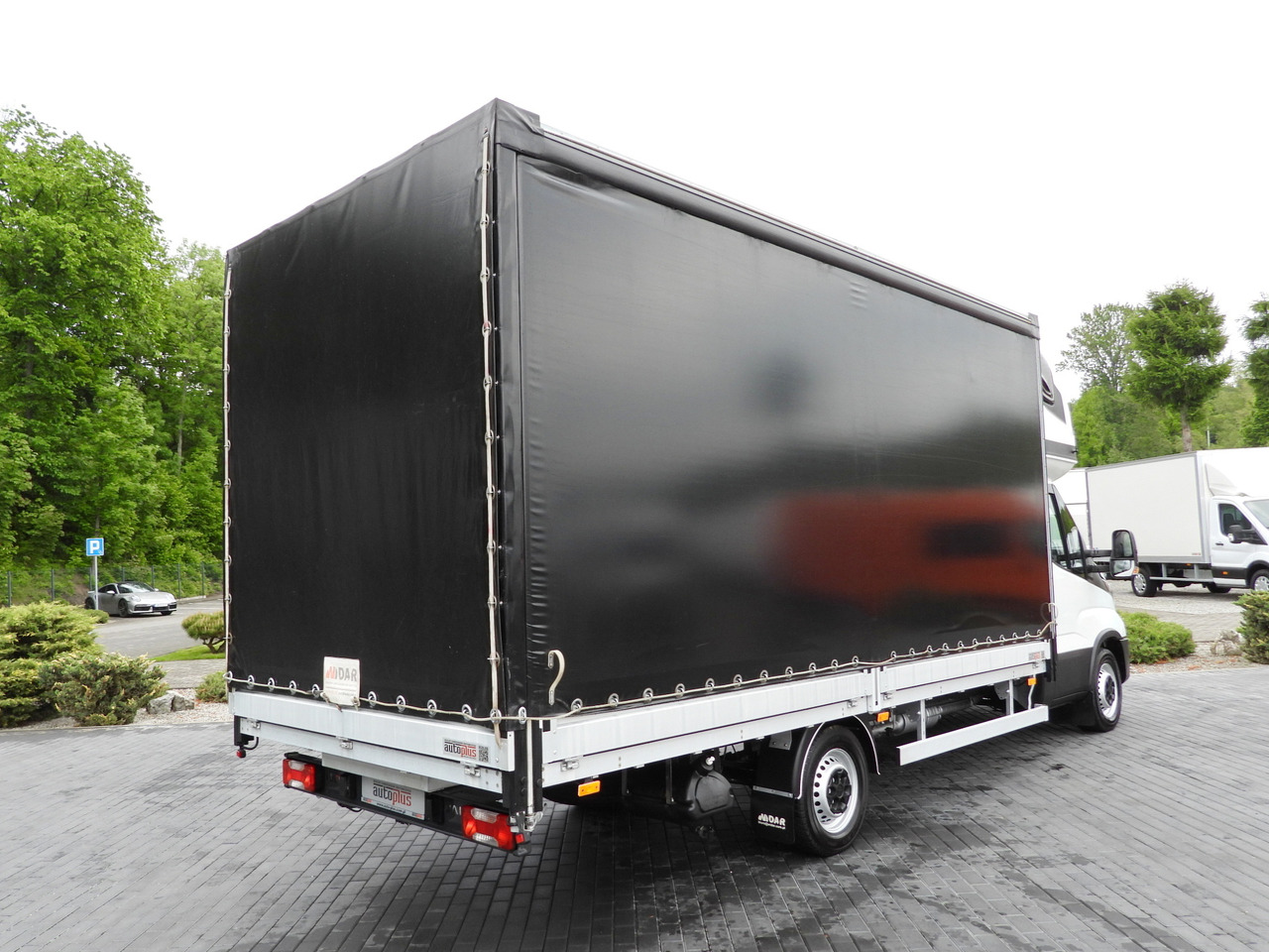 Iveco DAILY 35S18 PRITSCHE PLANE 10 PALETTEN WEBASTO - Furgone centinato: foto 3 Iveco DAILY 35S18 PRITSCHE PLANE 10 PALETTEN WEBASTO - Furgone centinato: foto 3
