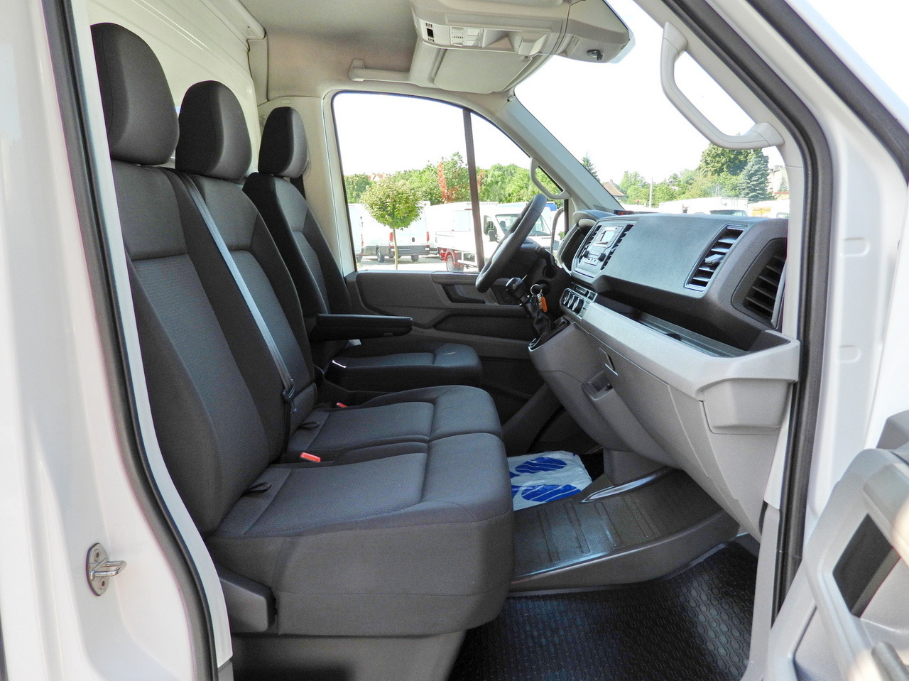 Leasing di MAN TGE 3.140 REGRIGERATOR BOX -1*C 8 PALLETS HEATING FUNCTION CRUISE CONTROL PNEUMATICS AIR CONDITIONING  140HP MAN TGE 3.140 REGRIGERATOR BOX -1*C 8 PALLETS HEATING FUNCTION CRUISE CONTROL PNEUMATICS AIR CONDITIONING  140HP: foto 42
