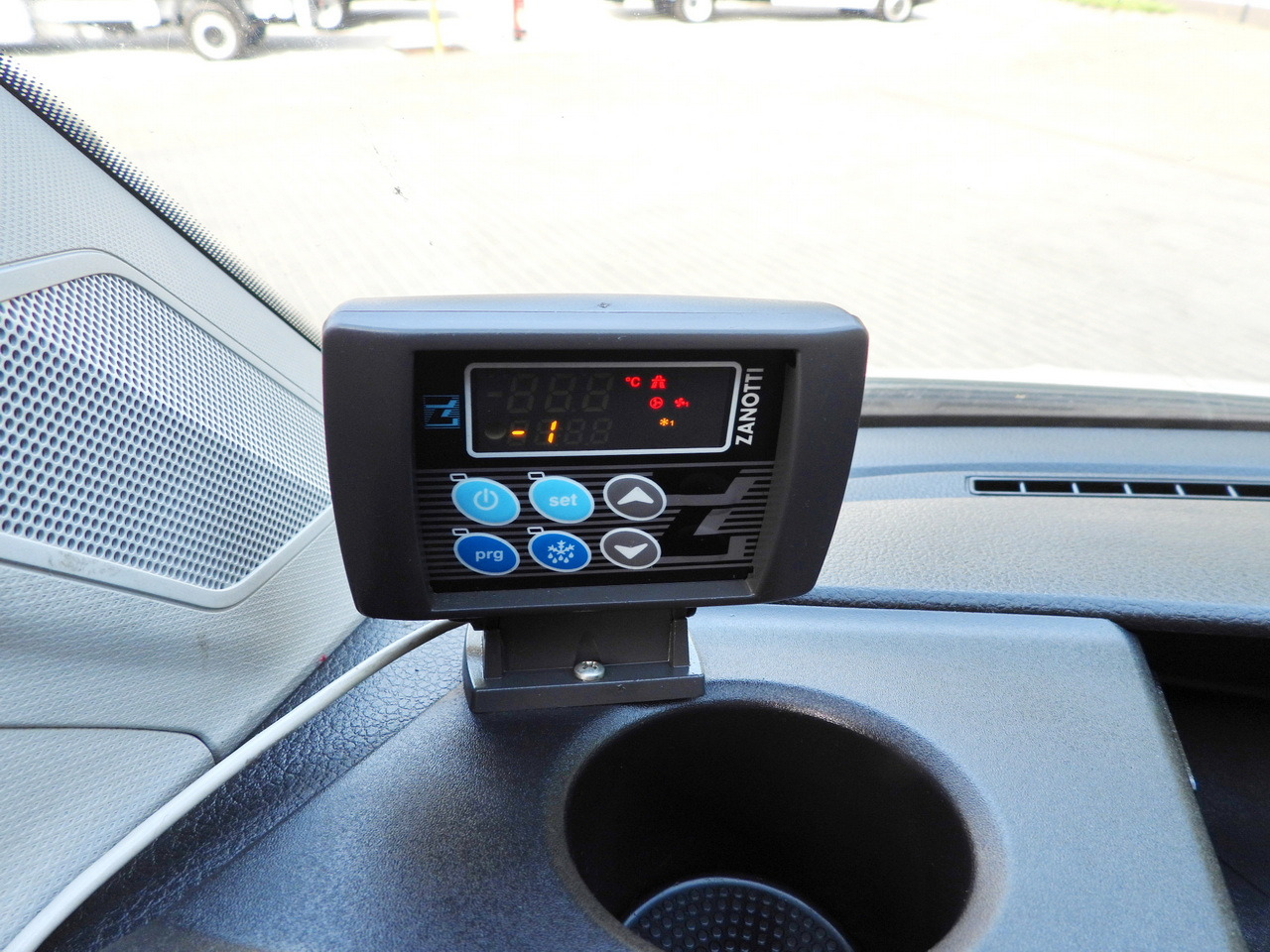 Leasing di MAN TGE 3.140 REGRIGERATOR BOX -1*C 8 PALLETS HEATING FUNCTION CRUISE CONTROL PNEUMATICS AIR CONDITIONING  140HP MAN TGE 3.140 REGRIGERATOR BOX -1*C 8 PALLETS HEATING FUNCTION CRUISE CONTROL PNEUMATICS AIR CONDITIONING  140HP: foto 35