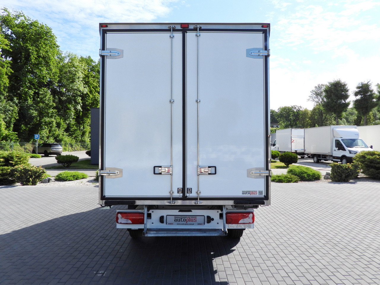 Leasing di MAN TGE 3.140 REGRIGERATOR BOX -1*C 8 PALLETS HEATING FUNCTION CRUISE CONTROL PNEUMATICS AIR CONDITIONING  140HP MAN TGE 3.140 REGRIGERATOR BOX -1*C 8 PALLETS HEATING FUNCTION CRUISE CONTROL PNEUMATICS AIR CONDITIONING  140HP: foto 11
