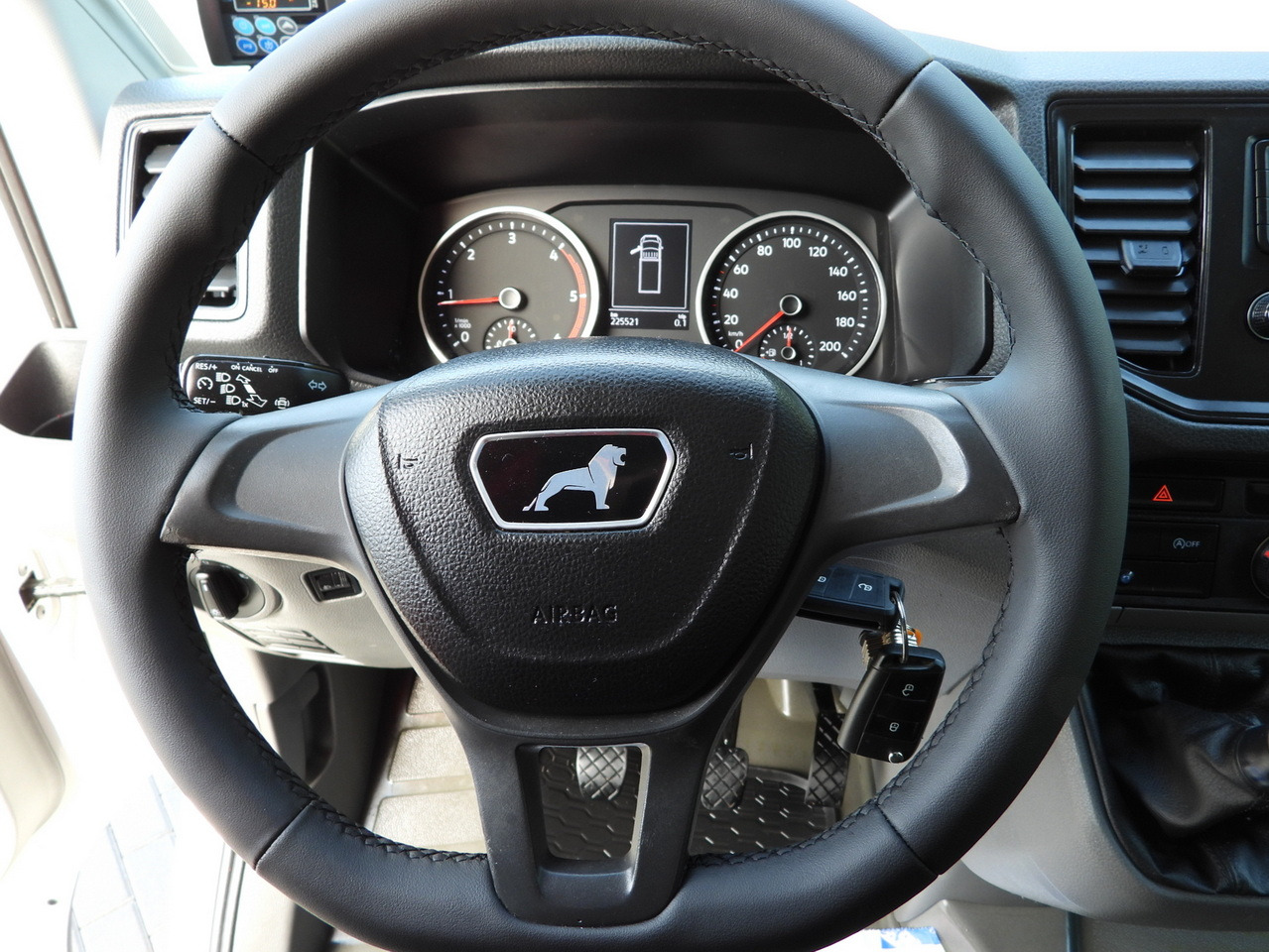 Leasing di MAN TGE 3.140 REGRIGERATOR BOX -1*C 8 PALLETS HEATING FUNCTION CRUISE CONTROL PNEUMATICS AIR CONDITIONING  140HP MAN TGE 3.140 REGRIGERATOR BOX -1*C 8 PALLETS HEATING FUNCTION CRUISE CONTROL PNEUMATICS AIR CONDITIONING  140HP: foto 33