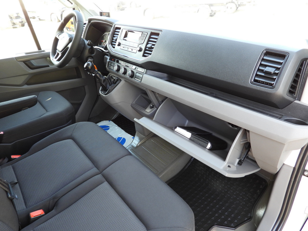 Leasing di MAN TGE 3.140 REGRIGERATOR BOX -1*C 8 PALLETS HEATING FUNCTION CRUISE CONTROL PNEUMATICS AIR CONDITIONING  140HP MAN TGE 3.140 REGRIGERATOR BOX -1*C 8 PALLETS HEATING FUNCTION CRUISE CONTROL PNEUMATICS AIR CONDITIONING  140HP: foto 44
