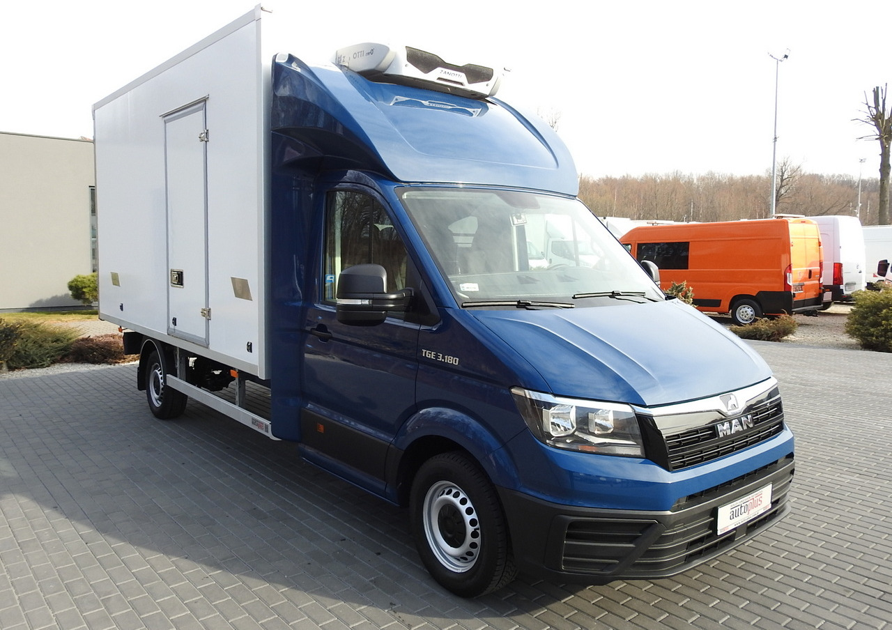 MAN TGE 3.180 REGRIGERATOR BOX -5*C 8 PALLETS HEATING FUNCTION CRUISE CONTROL PNEUMATICS AIR CONDITIONING 180HP - Furgone frigo: foto 4 MAN TGE 3.180 REGRIGERATOR BOX -5*C 8 PALLETS HEATING FUNCTION CRUISE CONTROL PNEUMATICS AIR CONDITIONING 180HP - Furgone frigo: foto 4