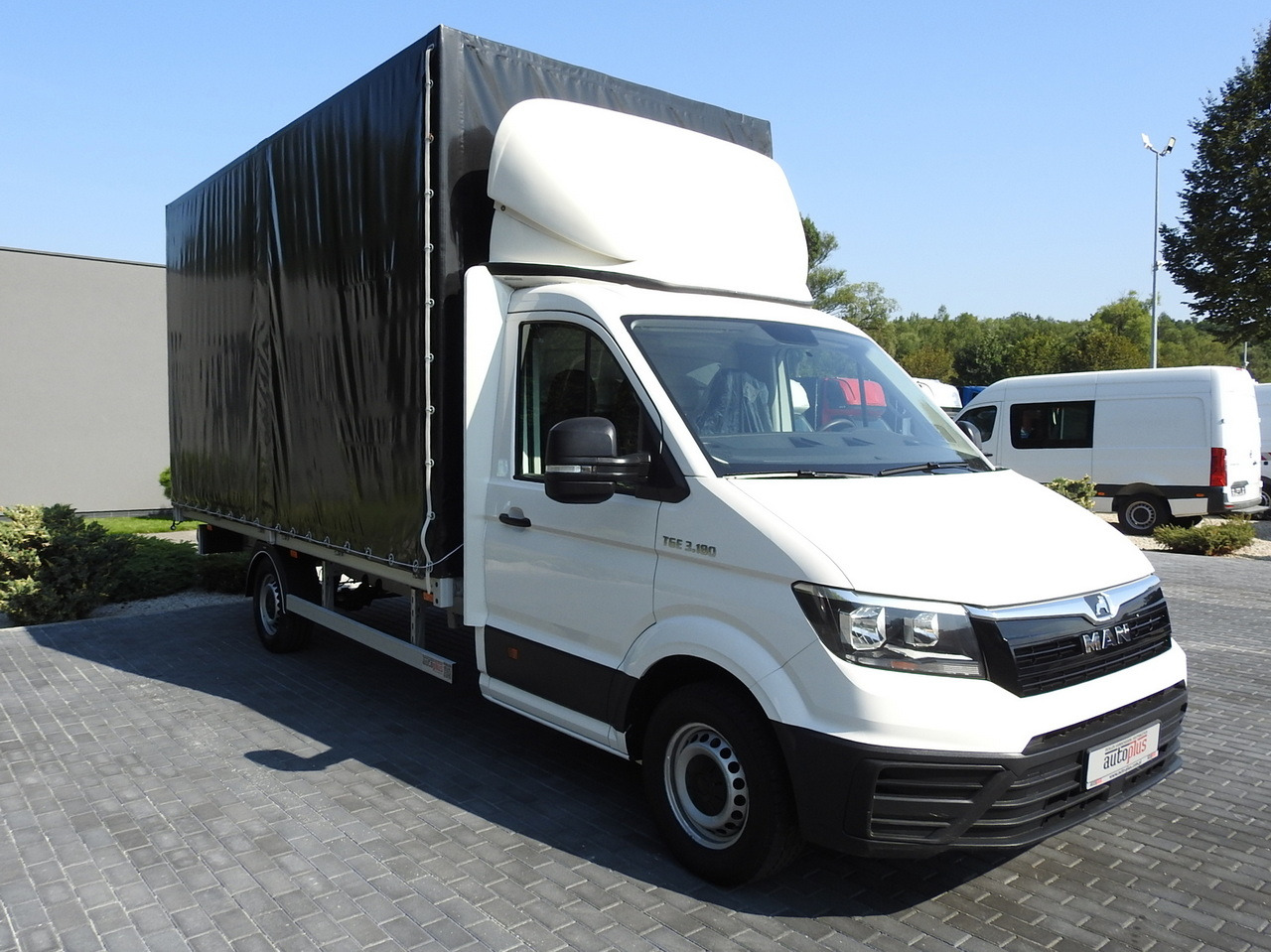 MAN TGE TARPAULIN 10 PALLETS AIR CONDITIONING 180HP - Furgone centinato: foto 4 MAN TGE TARPAULIN 10 PALLETS AIR CONDITIONING 180HP - Furgone centinato: foto 4