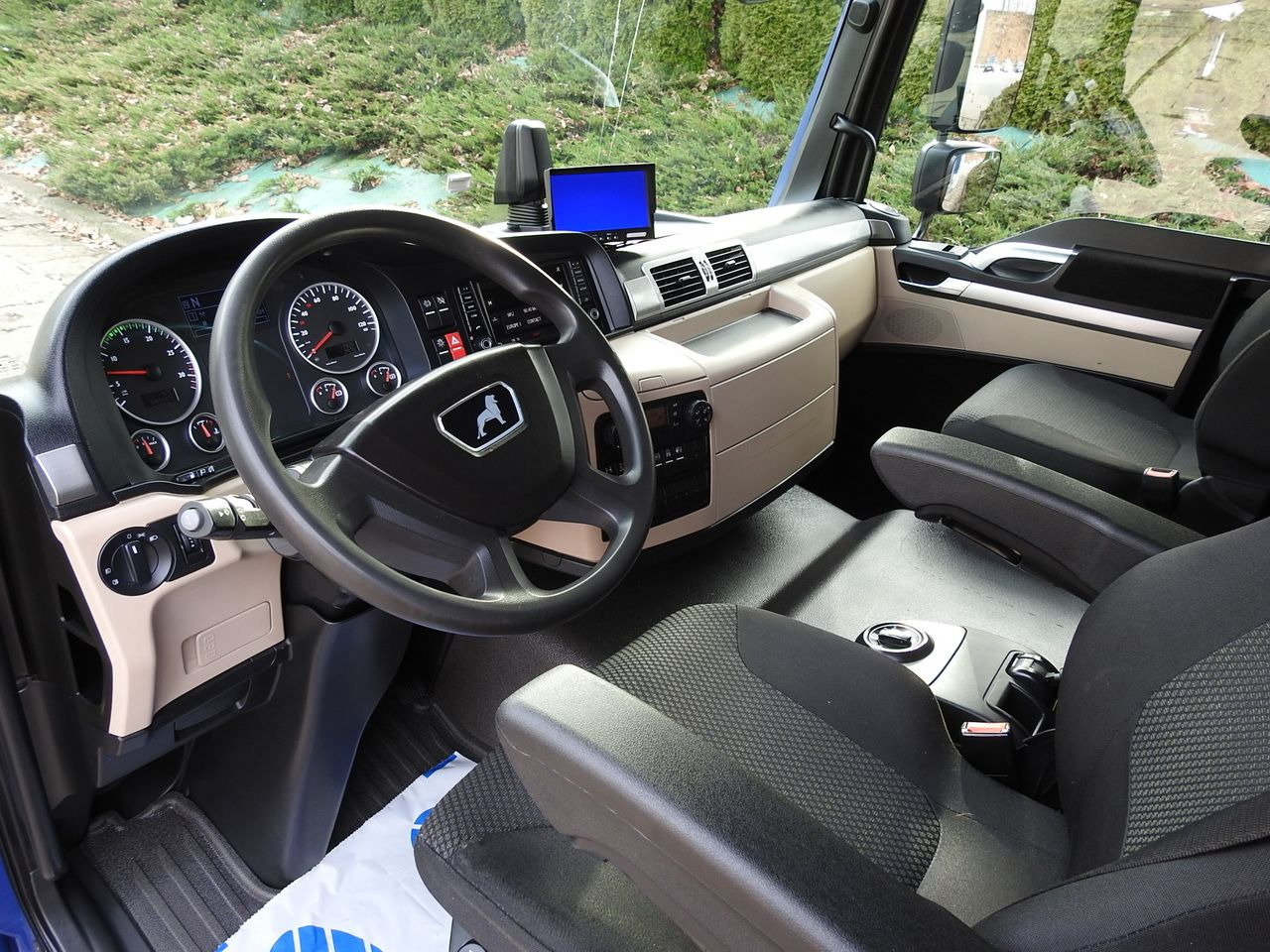 MAN TGL 12.220 BOX LIFT 18 PALLETS CRUISE CONTROLAIR CONDITIONING PNEUMATICS AUTOMATIC TWIN WHEELS 220HP - Furgone box: foto 2 MAN TGL 12.220 BOX LIFT 18 PALLETS CRUISE CONTROLAIR CONDITIONING PNEUMATICS AUTOMATIC TWIN WHEELS 220HP - Furgone box: foto 2