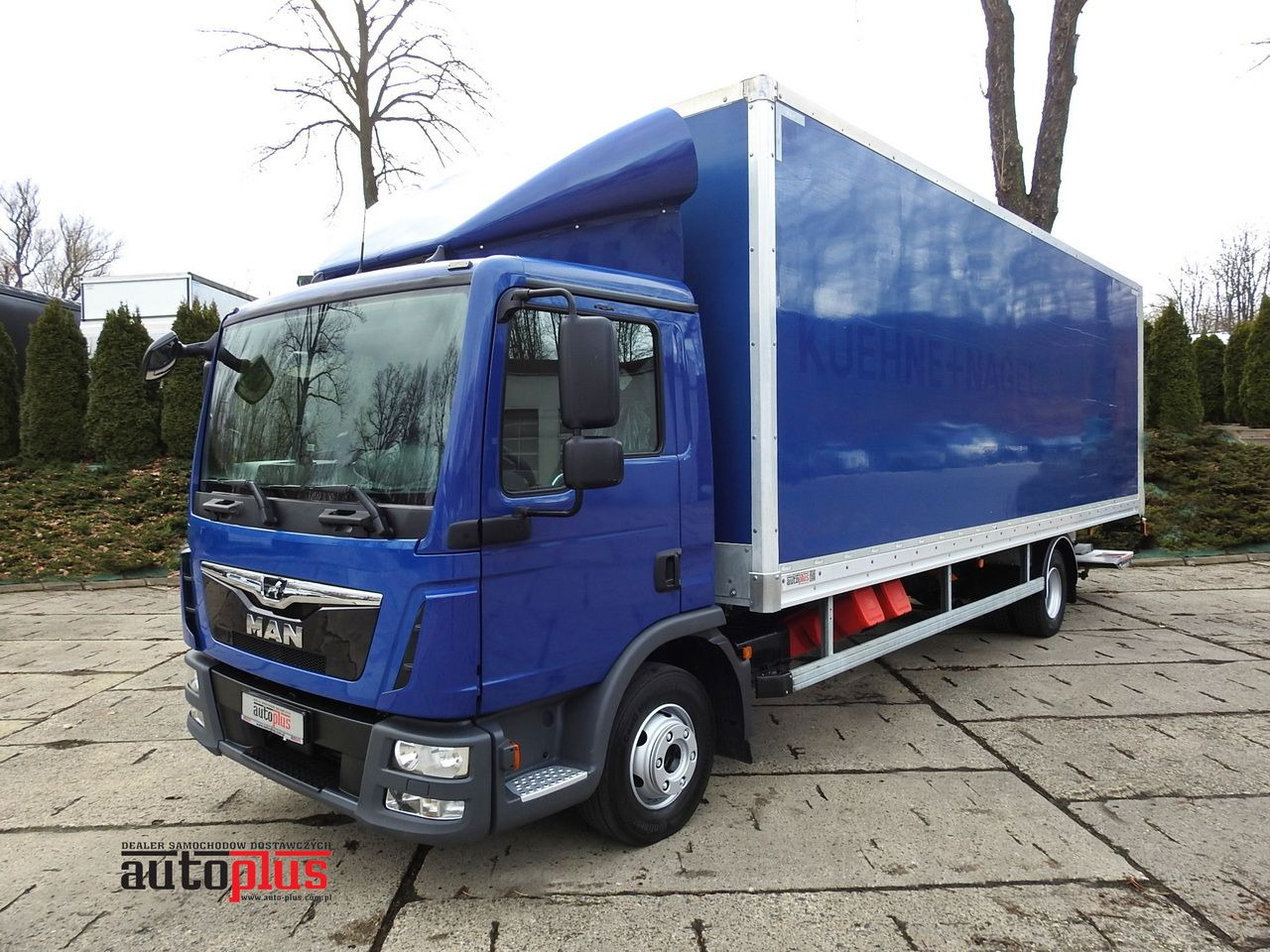 MAN TGL 12.220 BOX LIFT 18 PALLETS CRUISE CONTROLAIR CONDITIONING PNEUMATICS AUTOMATIC TWIN WHEELS 220HP - Autocarro furgonato: foto 1 MAN TGL 12.220 BOX LIFT 18 PALLETS CRUISE CONTROLAIR CONDITIONING PNEUMATICS AUTOMATIC TWIN WHEELS 220HP - Autocarro furgonato: foto 1
