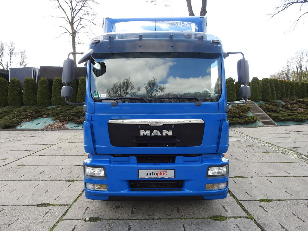 MAN TGM 15.290 TARPAULIN LIFT 18 PALLETS CRUISE CONTROL TWIN WHEELS AIR CONDITIONING 290HP - Camion centinato: foto 5 MAN TGM 15.290 TARPAULIN LIFT 18 PALLETS CRUISE CONTROL TWIN WHEELS AIR CONDITIONING 290HP - Camion centinato: foto 5