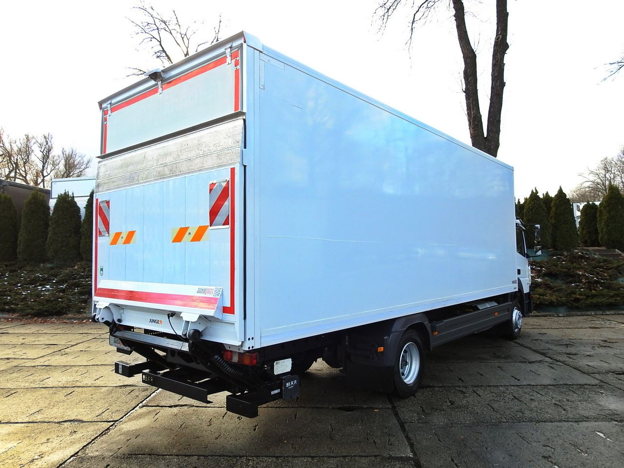 MERCEDES ATEGO 12.24 BOX LIFT 18 PALLETS CRUISE CONTROL AUTOMATIC TRANSMISSION TWIN WHEELS AIR CONDITIONING 240HP - Furgone box: foto 3 MERCEDES ATEGO 12.24 BOX LIFT 18 PALLETS CRUISE CONTROL AUTOMATIC TRANSMISSION TWIN WHEELS AIR CONDITIONING 240HP - Furgone box: foto 3