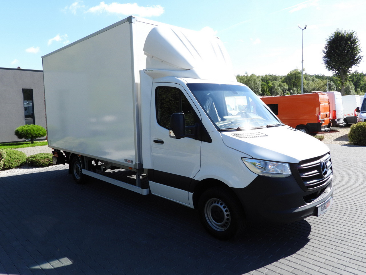 MERCEDES SPRINTER 315 BOX LIFT 8 PALLETS AIR CONDITIONING  150HP - Furgone frigo: foto 4 MERCEDES SPRINTER 315 BOX LIFT 8 PALLETS AIR CONDITIONING  150HP - Furgone frigo: foto 4