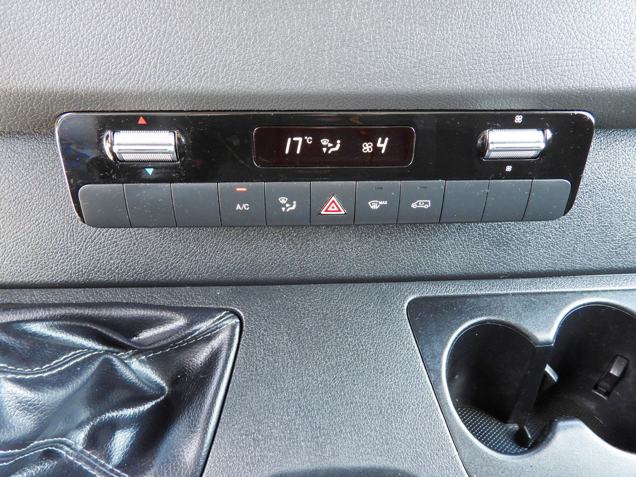 Furgone frigo MERCEDES SPRINTER 316 REGRIGERATOR BOX 0*C LIFT 8 PALLETS CRUISE CONTROL PNEUMATICS AIR CONDITIONING 160HP: foto 40 Furgone frigo MERCEDES SPRINTER 316 REGRIGERATOR BOX 0*C LIFT 8 PALLETS CRUISE CONTROL PNEUMATICS AIR CONDITIONING 160HP: foto 40