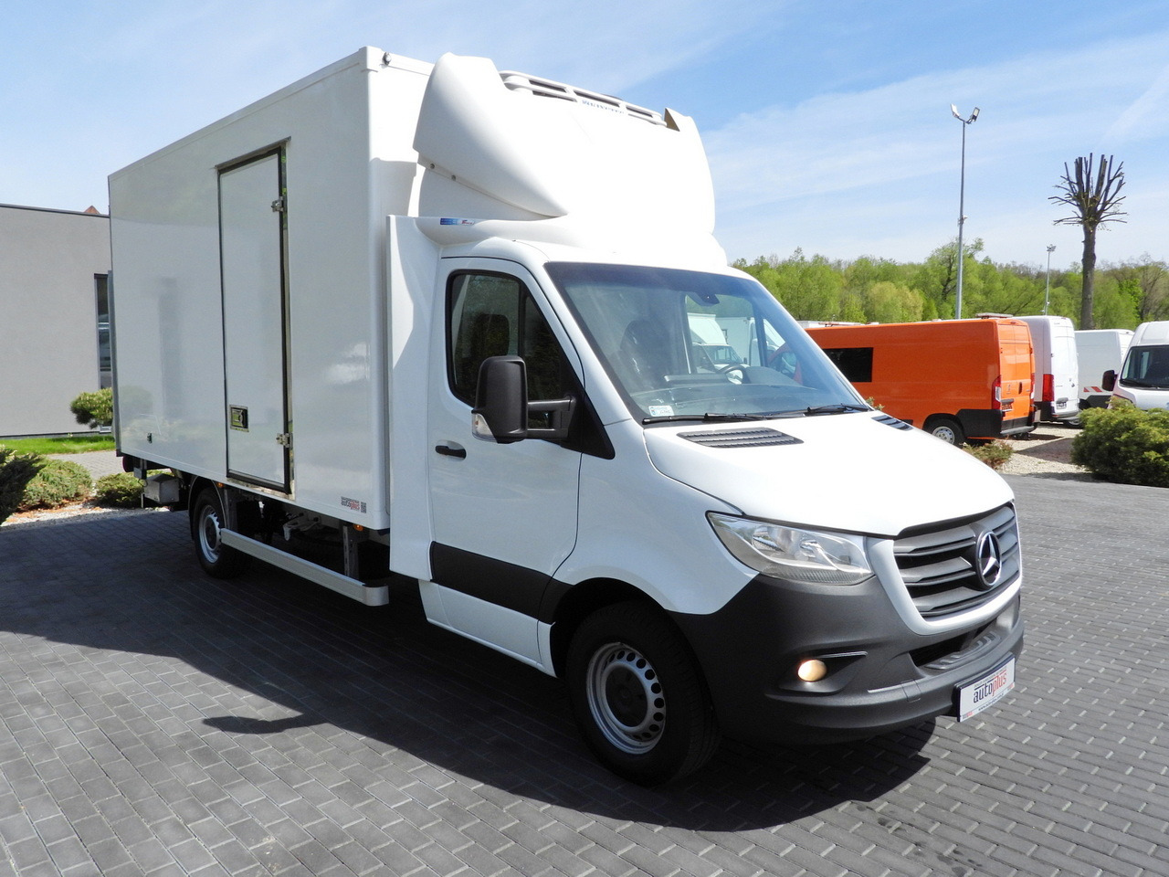 MERCEDES SPRINTER 316 REGRIGERATOR BOX 0*C LIFT 8 PALLETS CRUISE CONTROL PNEUMATICS AIR CONDITIONING 160HP - Furgone frigo: foto 4 MERCEDES SPRINTER 316 REGRIGERATOR BOX 0*C LIFT 8 PALLETS CRUISE CONTROL PNEUMATICS AIR CONDITIONING 160HP - Furgone frigo: foto 4