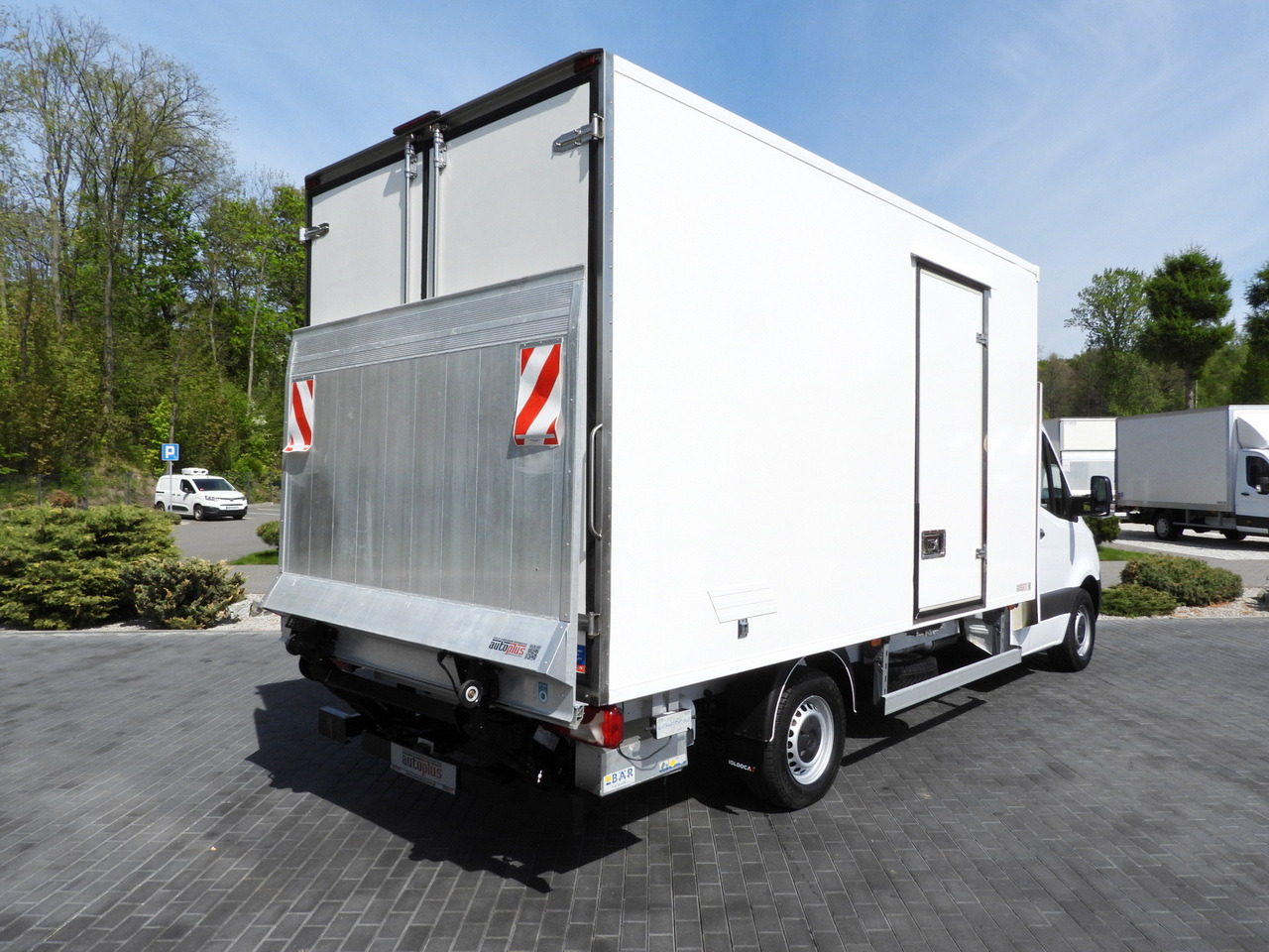 MERCEDES SPRINTER 316 REGRIGERATOR BOX 0*C LIFT 8 PALLETS CRUISE CONTROL PNEUMATICS AIR CONDITIONING 160HP - Furgone frigo: foto 3 MERCEDES SPRINTER 316 REGRIGERATOR BOX 0*C LIFT 8 PALLETS CRUISE CONTROL PNEUMATICS AIR CONDITIONING 160HP - Furgone frigo: foto 3