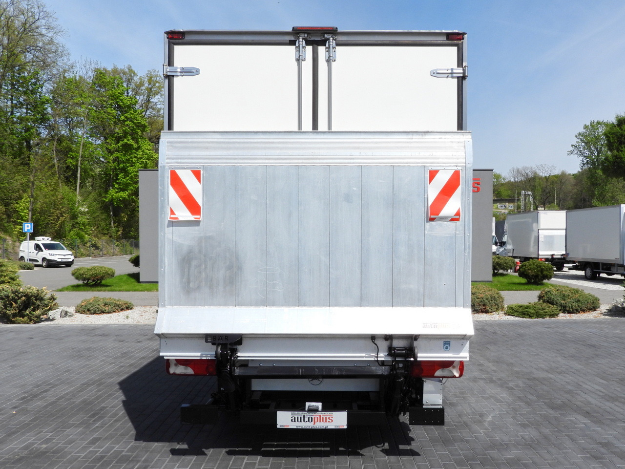 Furgone frigo MERCEDES SPRINTER 316 REGRIGERATOR BOX 0*C LIFT 8 PALLETS CRUISE CONTROL PNEUMATICS AIR CONDITIONING 160HP: foto 10 Furgone frigo MERCEDES SPRINTER 316 REGRIGERATOR BOX 0*C LIFT 8 PALLETS CRUISE CONTROL PNEUMATICS AIR CONDITIONING 160HP: foto 10