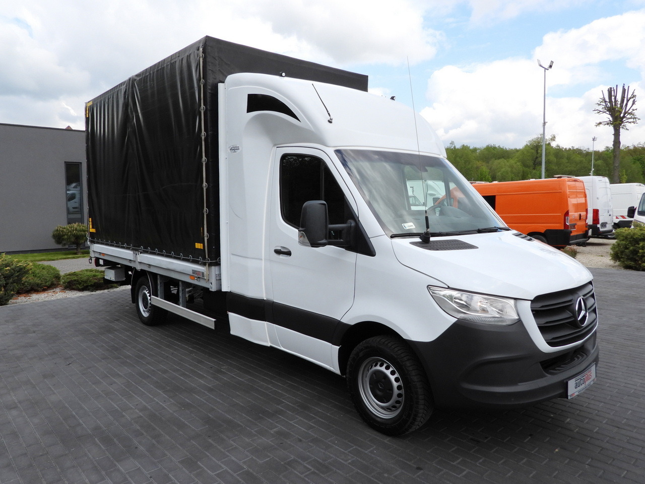 MERCEDES SPRINTER 316 TARPAULIN LIFT 8 PALLETS WEBASTO CRUISE CONTROL AIR CONDITIONING 160HP - Furgone centinato: foto 4 MERCEDES SPRINTER 316 TARPAULIN LIFT 8 PALLETS WEBASTO CRUISE CONTROL AIR CONDITIONING 160HP - Furgone centinato: foto 4