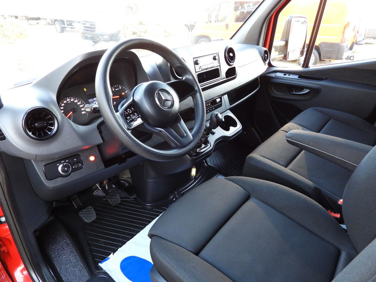 MERCEDES SPRINTER 316 TARPAULIN LIFT 8 PALLETS WEBASTO CRUISE CONTROL AIR CONDITIONING 160HP - Furgone centinato: foto 2 MERCEDES SPRINTER 316 TARPAULIN LIFT 8 PALLETS WEBASTO CRUISE CONTROL AIR CONDITIONING 160HP - Furgone centinato: foto 2