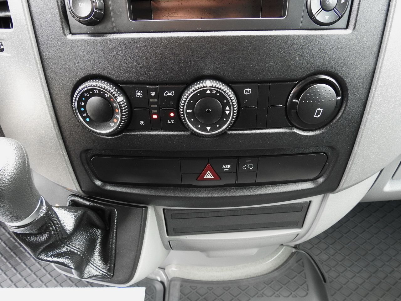 Furgone ribaltabile MERCEDES SPRINTER 316 THREE-WAY TIPPER  CRUISE CONTROL AUTOMATIC TRANSMISSION  AIR CONDITIONING  160HP: foto 33