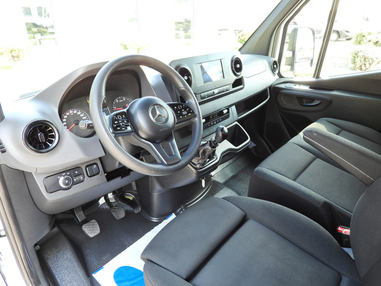 MERCEDES SPRINTER 514 BOX LIFT 8 PALLETS CRUISE CONTROL TWIN WHEELS AIR CONDITIONING 140HP - Furgone box: foto 2 MERCEDES SPRINTER 514 BOX LIFT 8 PALLETS CRUISE CONTROL TWIN WHEELS AIR CONDITIONING 140HP - Furgone box: foto 2