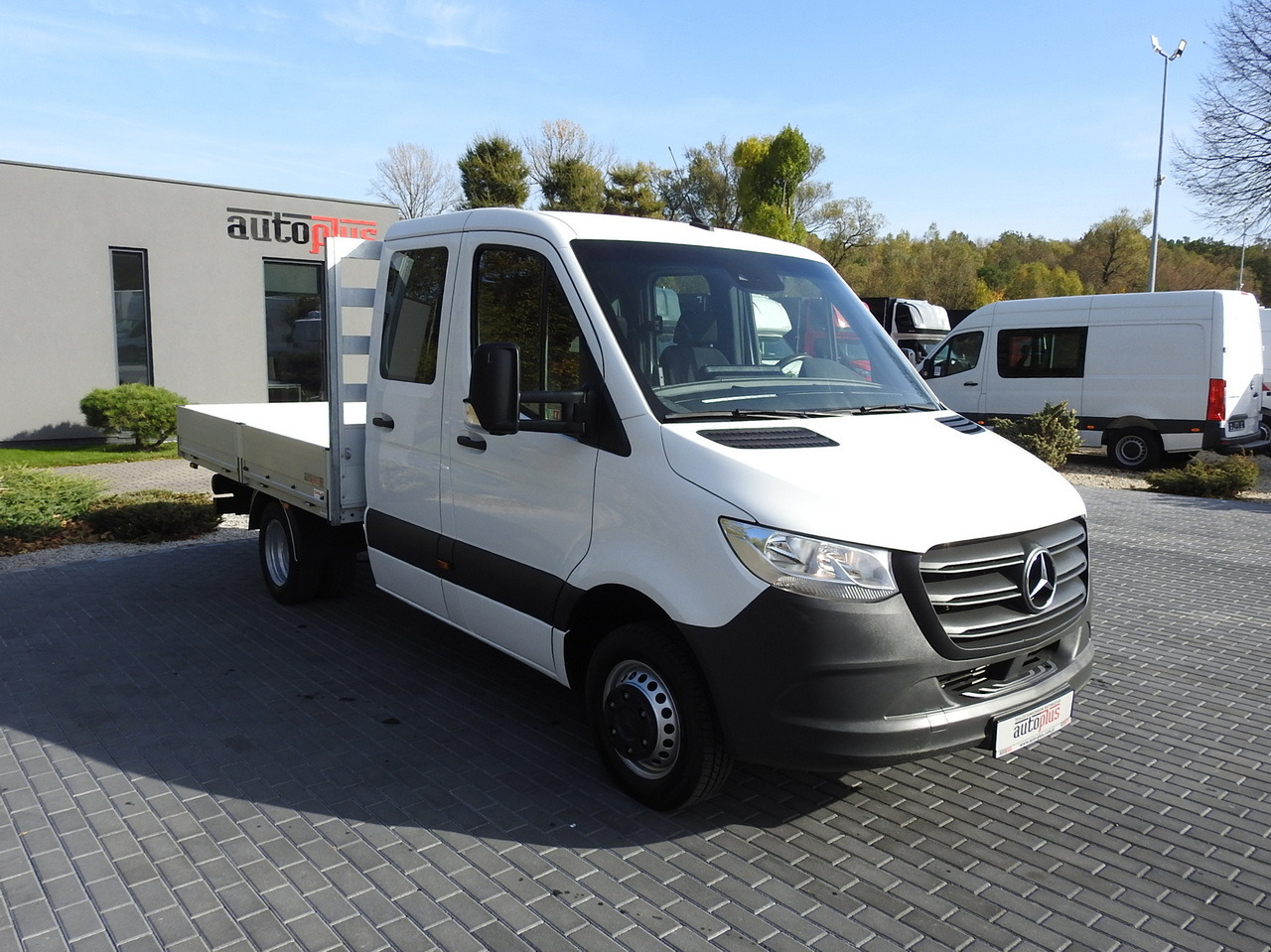 MERCEDES SPRINTER 516 STAKE BODY DOUBLE CABIN DOKA 6 SEATS CRUISE CONTROL AIR CONDITIONING TWIN WHEELS 160HP - Furgone con cassone fisso: foto 4 MERCEDES SPRINTER 516 STAKE BODY DOUBLE CABIN DOKA 6 SEATS CRUISE CONTROL AIR CONDITIONING TWIN WHEELS 160HP - Furgone con cassone fisso: foto 4