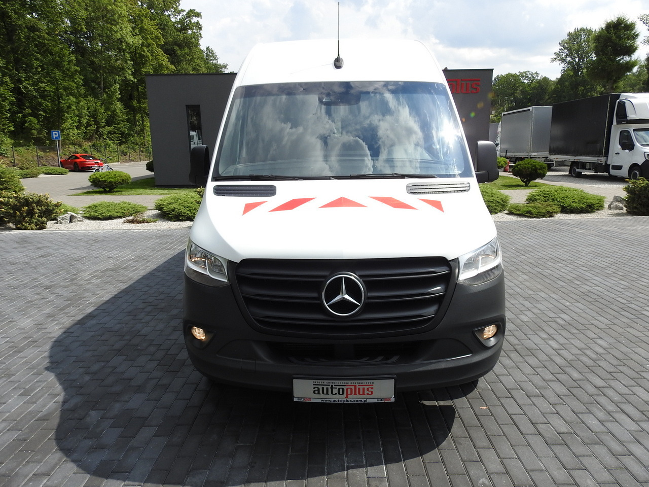 MERCEDES SPRINTER BOX DELIVERY VAN 5 SEATS CRUISE CONTROL NAVIGATION AIR CONDITIONING AUTOMATIC TRANSMISSION 160HP - Furgone chiuso: foto 5 MERCEDES SPRINTER BOX DELIVERY VAN 5 SEATS CRUISE CONTROL NAVIGATION AIR CONDITIONING AUTOMATIC TRANSMISSION 160HP - Furgone chiuso: foto 5