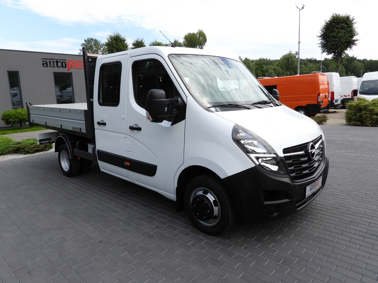 OPEL MOVANO TIPPER DOUBLE CABIN DOKA 7 SEATS LED LIGHTS TWIN WHEELS AIR CONDITIONING 145HP - Furgone ribaltabile: foto 4 OPEL MOVANO TIPPER DOUBLE CABIN DOKA 7 SEATS LED LIGHTS TWIN WHEELS AIR CONDITIONING 145HP - Furgone ribaltabile: foto 4