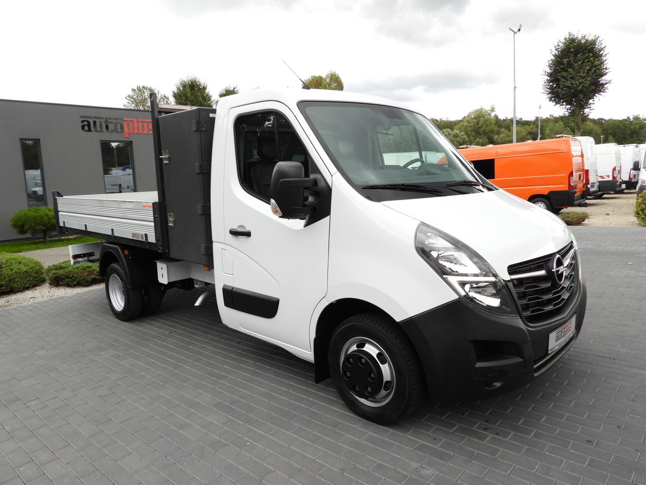 OPEL MOVANO TIPPER NAVIGATION LED LIGHTS TWIN WHEELS AIR CONDITIONING 145HP - Furgone ribaltabile: foto 4 OPEL MOVANO TIPPER NAVIGATION LED LIGHTS TWIN WHEELS AIR CONDITIONING 145HP - Furgone ribaltabile: foto 4