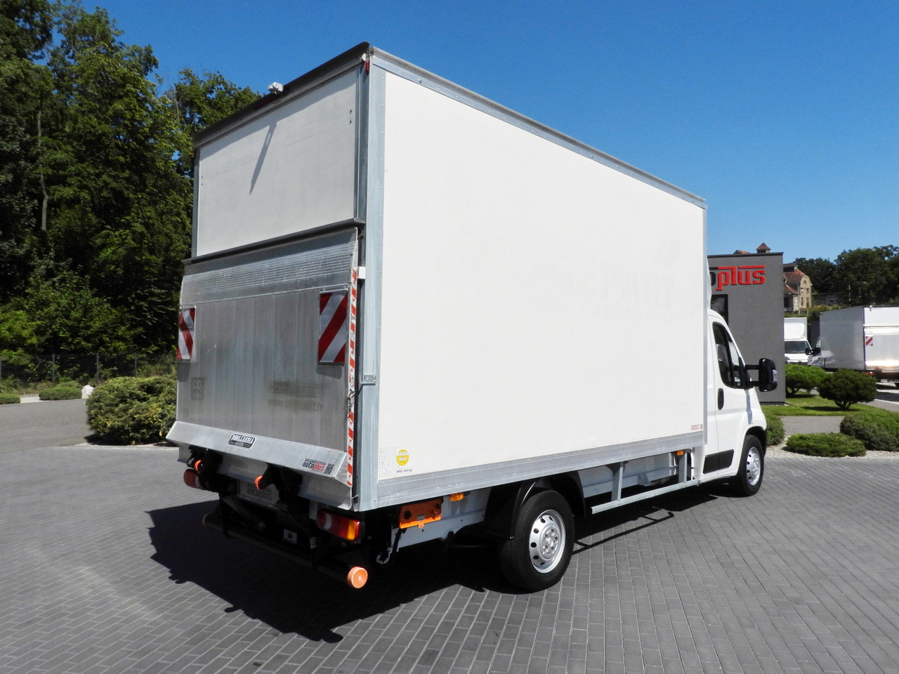 PEUGEOT BOXER BOX LIFT 8 PALLETS CRUISE CONTROL AIR CONDITIONING 130HP - Furgone box: foto 3 PEUGEOT BOXER BOX LIFT 8 PALLETS CRUISE CONTROL AIR CONDITIONING 130HP - Furgone box: foto 3