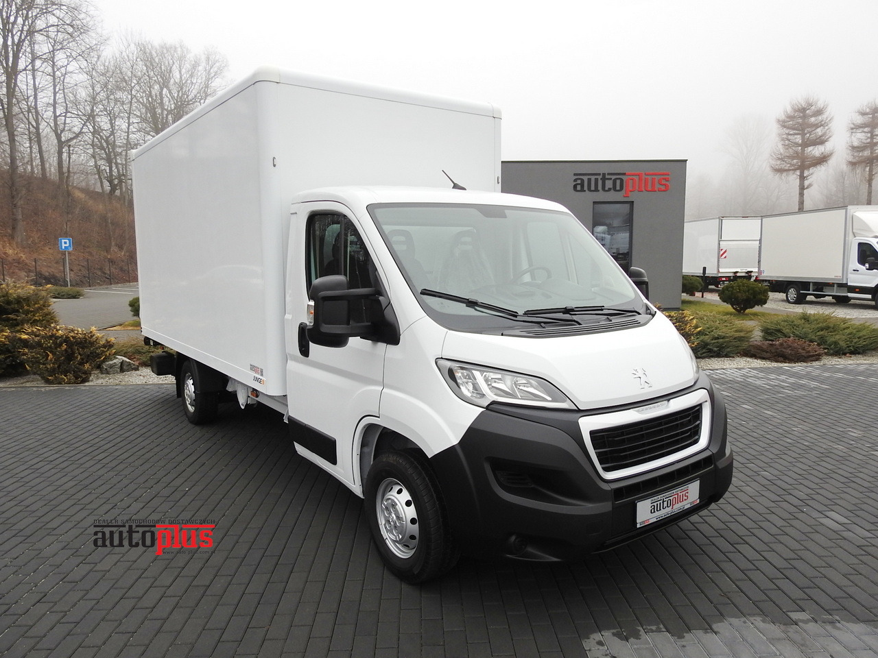 PEUGEOT BOXER BOX LIFT 8 PALLETS CRUISE CONTROL AIR CONDITIONING 140HP - Furgone box: foto 1 PEUGEOT BOXER BOX LIFT 8 PALLETS CRUISE CONTROL AIR CONDITIONING 140HP - Furgone box: foto 1