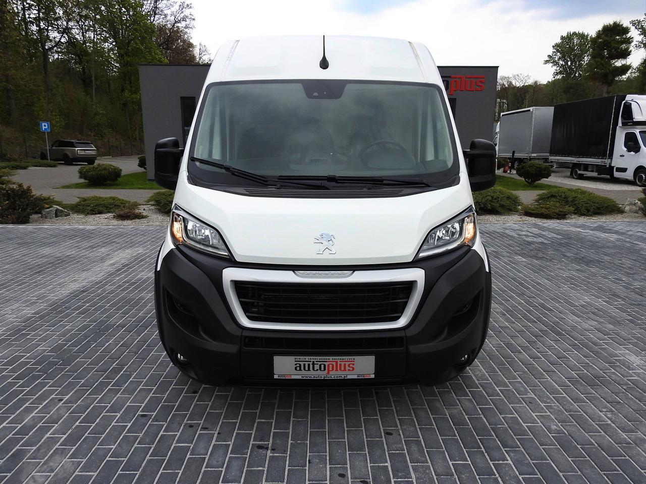 PEUGEOT BOXER REFRIGERATOR VAN 0*C CRUISE CONTROL NAVIGATION AIR CONDITIONING  135HP - Furgone frigo: foto 5 PEUGEOT BOXER REFRIGERATOR VAN 0*C CRUISE CONTROL NAVIGATION AIR CONDITIONING  135HP - Furgone frigo: foto 5