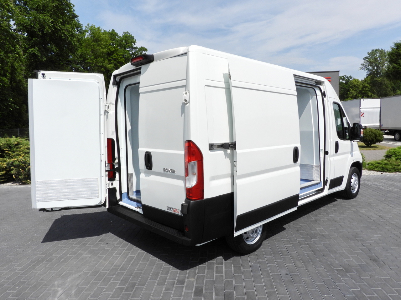 PEUGEOT BOXER REFRIGERATOR VAN -10*C CRUISE CONTROL AIR CONDITIONING 130HP - Furgone frigo: foto 3 PEUGEOT BOXER REFRIGERATOR VAN -10*C CRUISE CONTROL AIR CONDITIONING 130HP - Furgone frigo: foto 3