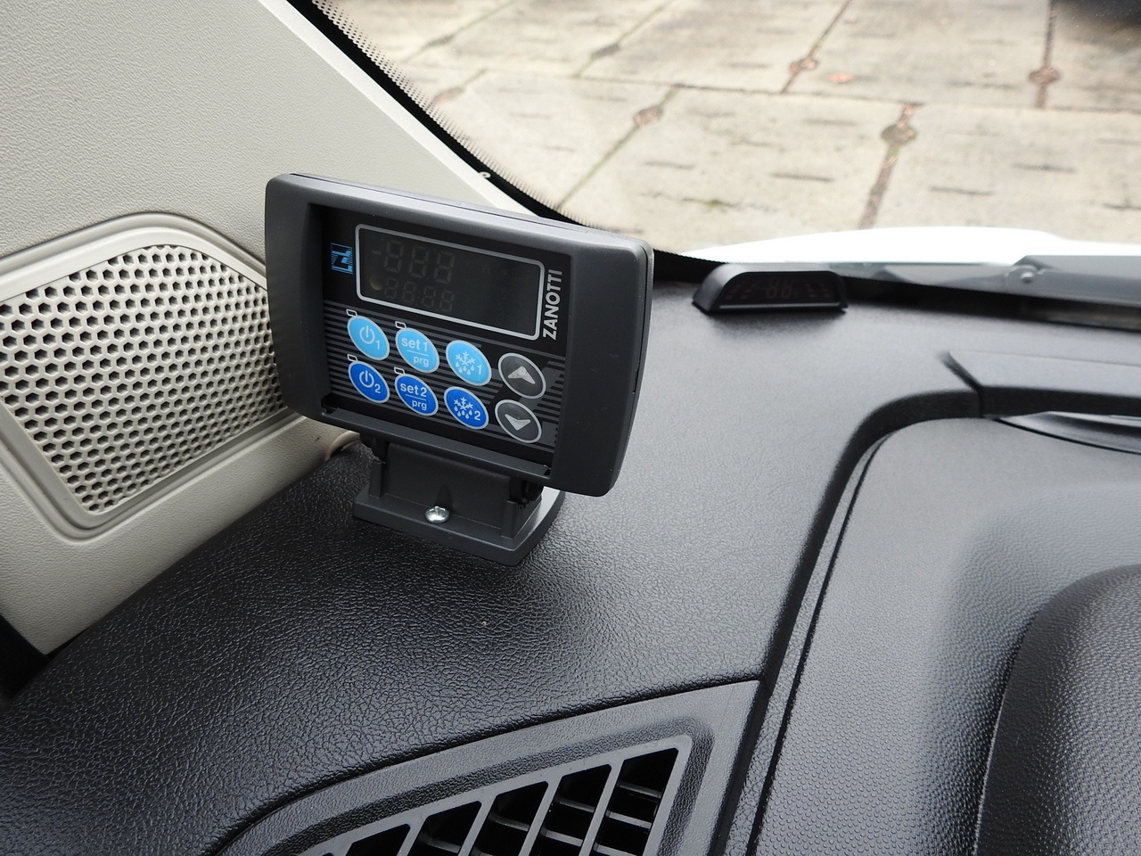 Furgone frigo PEUGEOT BOXER REFRIGERATOR VAN -5*C TWO COMPARTMENTS CRUISE CONTROL AIR CONDITIONING  120HP: foto 32