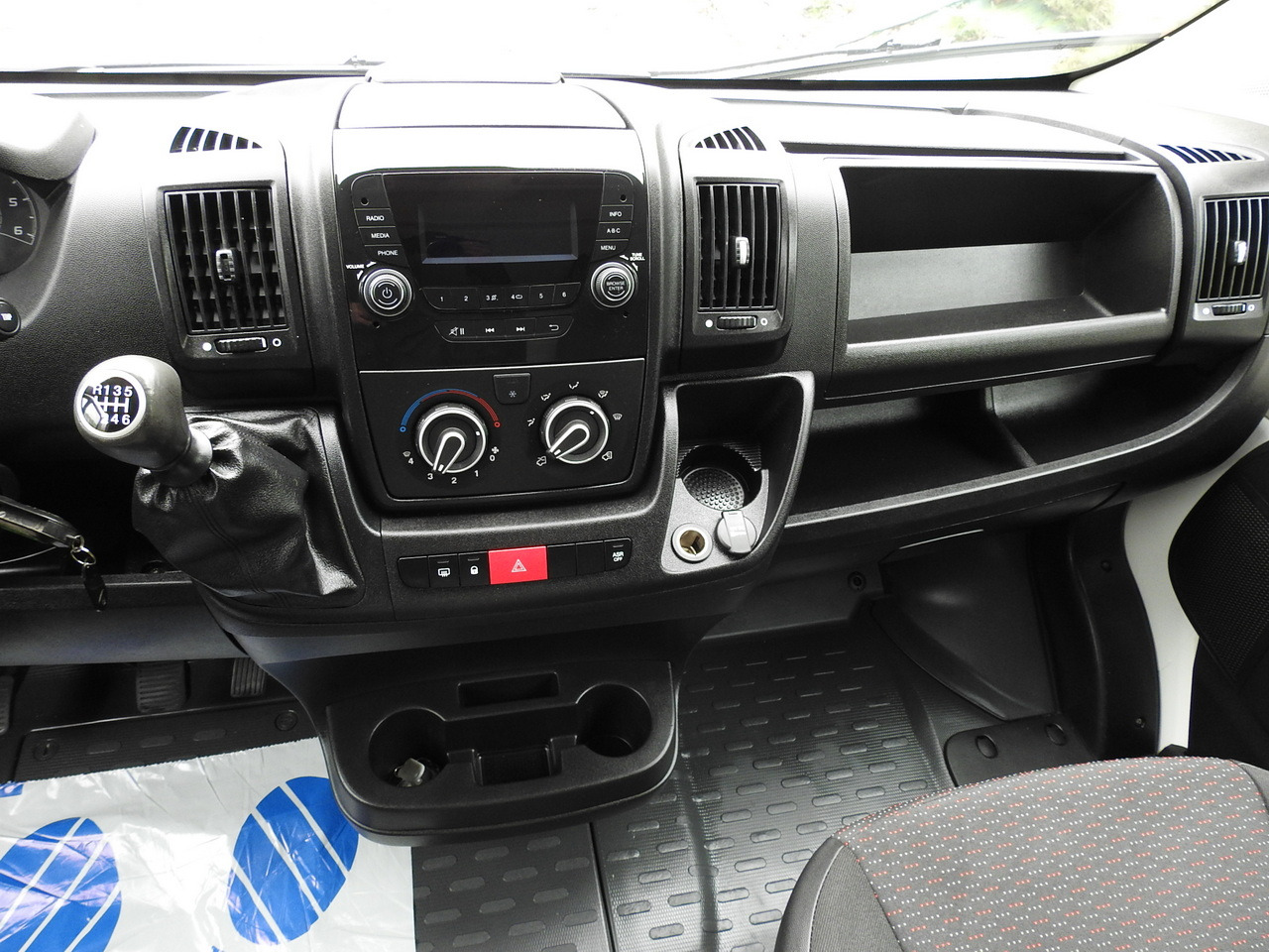 Furgone frigo PEUGEOT BOXER REFRIGERATOR VAN -5*C TWO COMPARTMENTS CRUISE CONTROL AIR CONDITIONING  120HP: foto 37