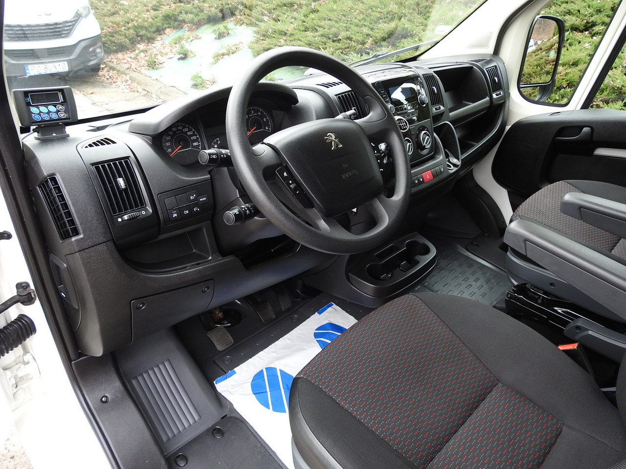 PEUGEOT BOXER REFRIGERATOR VAN -5*C TWO COMPARTMENTS CRUISE CONTROL AIR CONDITIONING  120HP - Furgone frigo: foto 2 PEUGEOT BOXER REFRIGERATOR VAN -5*C TWO COMPARTMENTS CRUISE CONTROL AIR CONDITIONING  120HP - Furgone frigo: foto 2