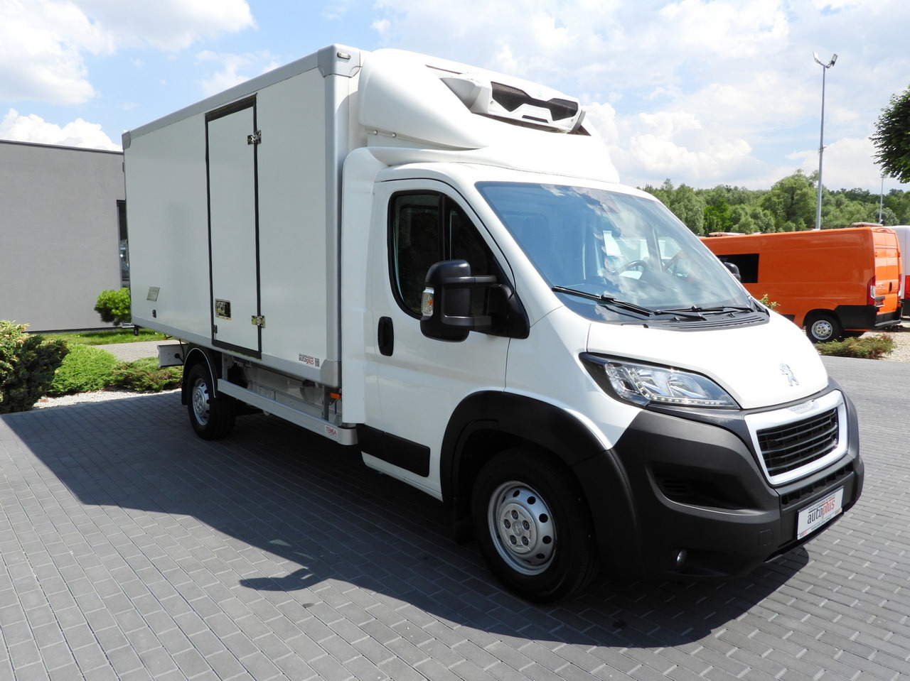 PEUGEOT BOXER REGRIGERATOR BOX 0*C 8 PALLETS CRUISE CONTROL LED LIGHTS AIR CONDITIONING 165HP - Furgone frigo: foto 4 PEUGEOT BOXER REGRIGERATOR BOX 0*C 8 PALLETS CRUISE CONTROL LED LIGHTS AIR CONDITIONING 165HP - Furgone frigo: foto 4