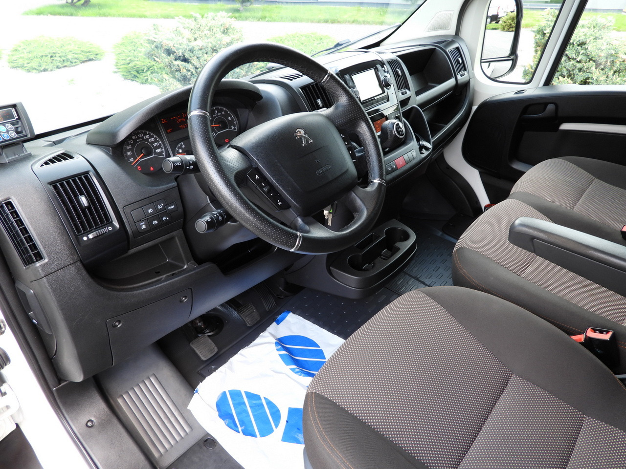 PEUGEOT BOXER REGRIGERATOR BOX 0*C 8 PALLETS CRUISE CONTROL LED LIGHTS AIR CONDITIONING 165HP - Furgone frigo: foto 2 PEUGEOT BOXER REGRIGERATOR BOX 0*C 8 PALLETS CRUISE CONTROL LED LIGHTS AIR CONDITIONING 165HP - Furgone frigo: foto 2