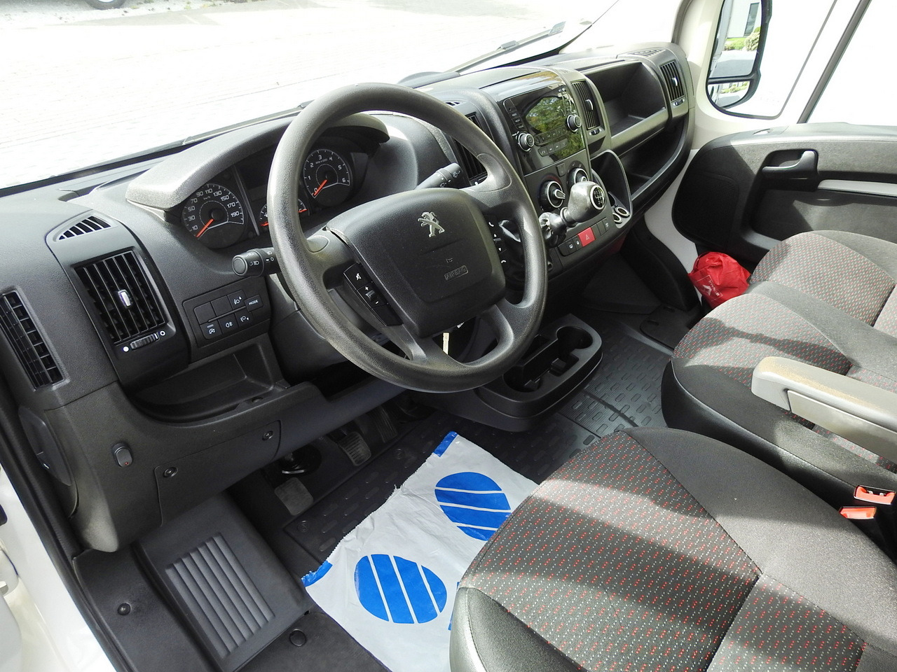 PEUGEOT BOXER STAKE BODY DOUBLE CABIN DOKA 7 SEATS AIR CONDITIONING 140HP - Furgone doppia cabina: foto 2 PEUGEOT BOXER STAKE BODY DOUBLE CABIN DOKA 7 SEATS AIR CONDITIONING 140HP - Furgone doppia cabina: foto 2