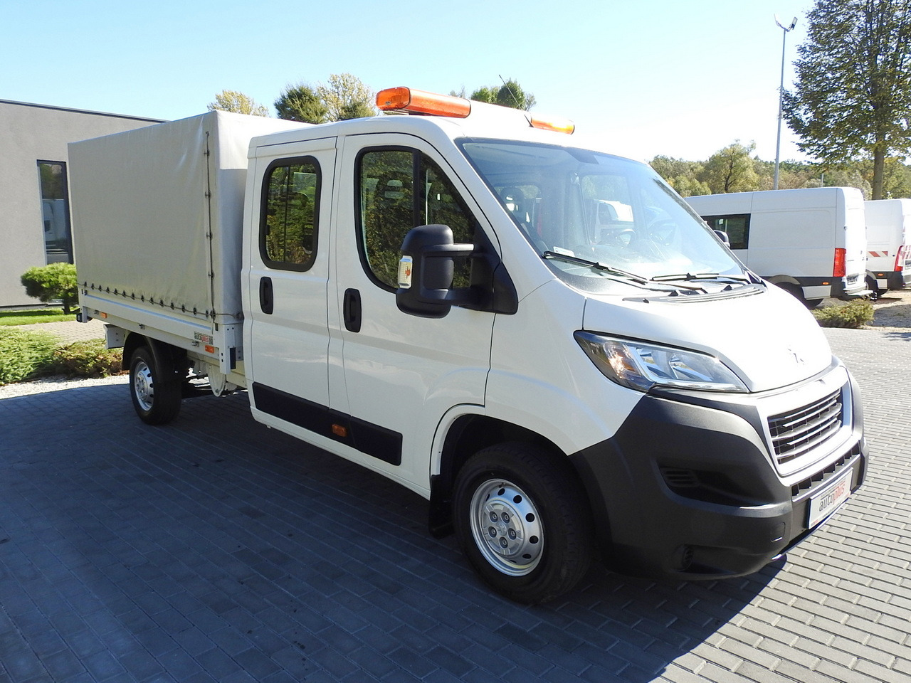 PEUGEOT BOXER STAKE BODY DOUBLE CABIN DOKA 7 SEATS AIR CONDITIONING 140HP - Furgone doppia cabina: foto 4 PEUGEOT BOXER STAKE BODY DOUBLE CABIN DOKA 7 SEATS AIR CONDITIONING 140HP - Furgone doppia cabina: foto 4