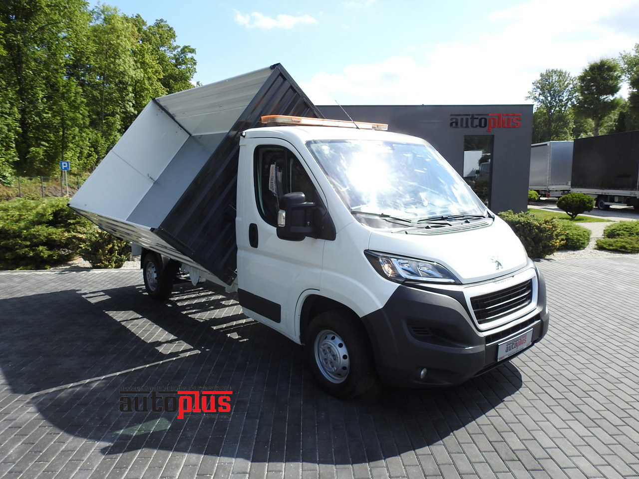 PEUGEOT BOXER THREE-WAY TIPPER AIR CONDITIONING 130HP - Autocarro ribaltabile: foto 1 PEUGEOT BOXER THREE-WAY TIPPER AIR CONDITIONING 130HP - Autocarro ribaltabile: foto 1