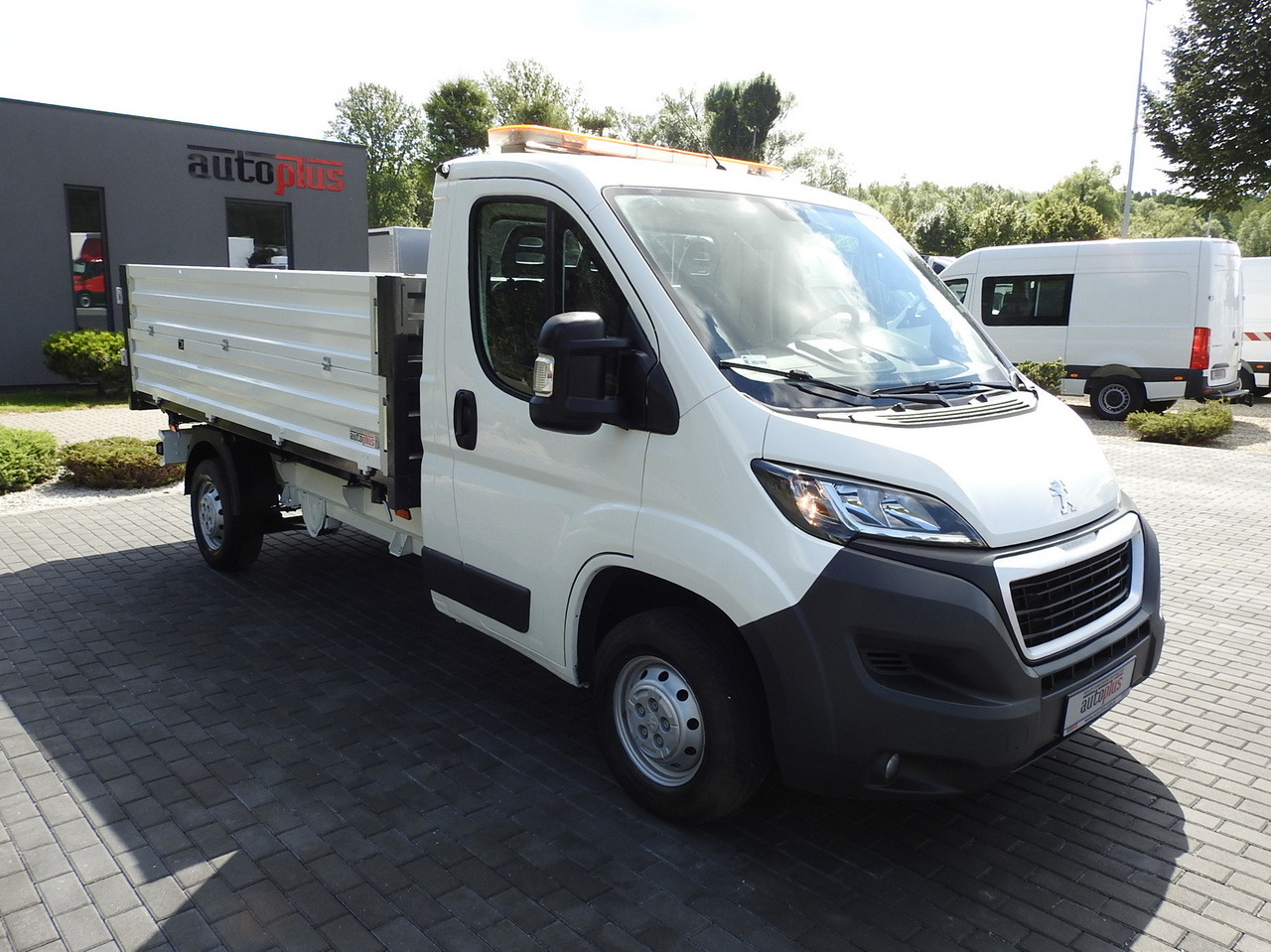 PEUGEOT BOXER THREE-WAY TIPPER AIR CONDITIONING 130HP - Autocarro ribaltabile: foto 4 PEUGEOT BOXER THREE-WAY TIPPER AIR CONDITIONING 130HP - Autocarro ribaltabile: foto 4
