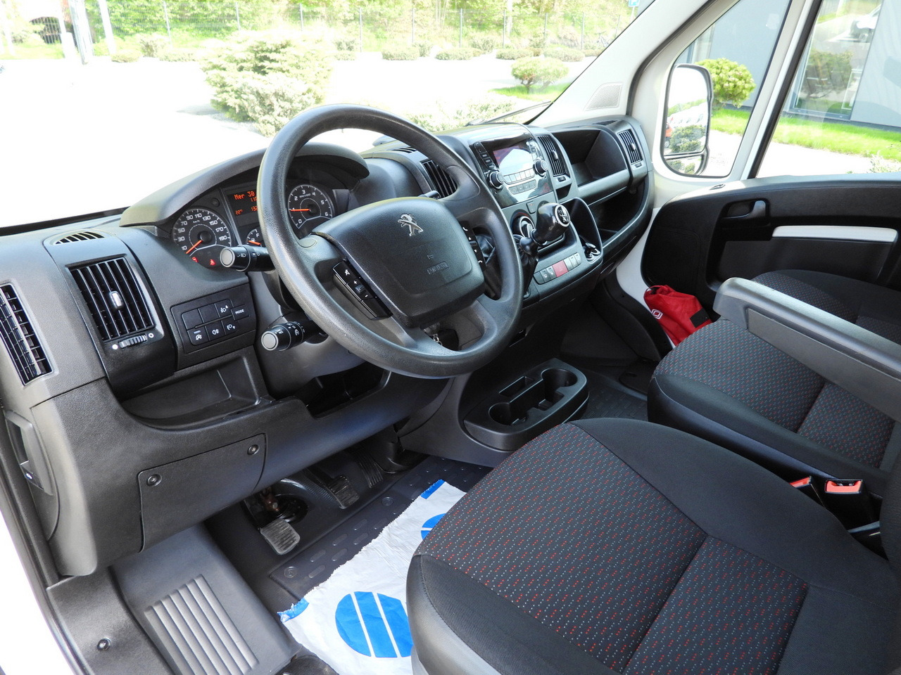 PEUGEOT BOXER TIPPER DOUBLE CABIN DOKA 7 SEATS CRUISE CONTROL AIR CONDITIONING 140HP - Furgone ribaltabile: foto 2 PEUGEOT BOXER TIPPER DOUBLE CABIN DOKA 7 SEATS CRUISE CONTROL AIR CONDITIONING 140HP - Furgone ribaltabile: foto 2