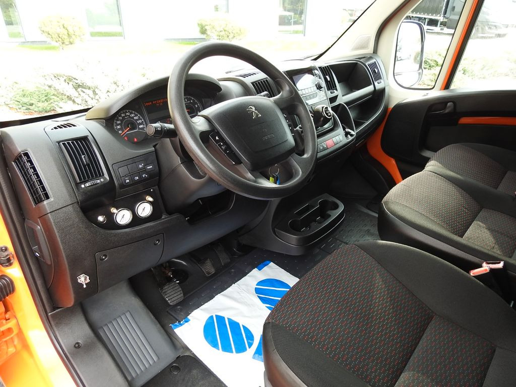 Peugeot BOXER PRITSCHE PLANE DOPPELKABINE DOKA 7 SITZE - Furgone centinato, Furgone doppia cabina: foto 2 Peugeot BOXER PRITSCHE PLANE DOPPELKABINE DOKA 7 SITZE - Furgone centinato, Furgone doppia cabina: foto 2